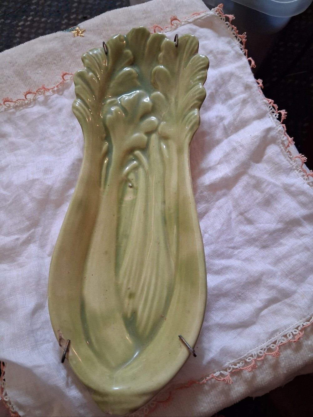 Green Celery-Shaped Ceramic Serving Dish With Wall Hanger